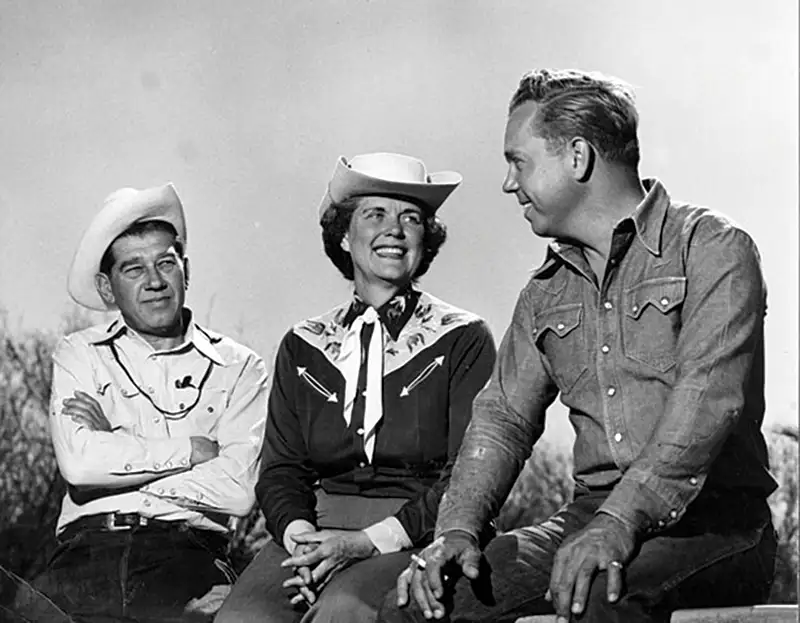 Dick (left) and Katie Schoenberger, and Pete Peterson (right)
